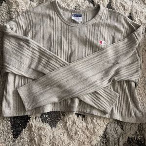 Women’s Champion XL Long Sleeved Crop Top